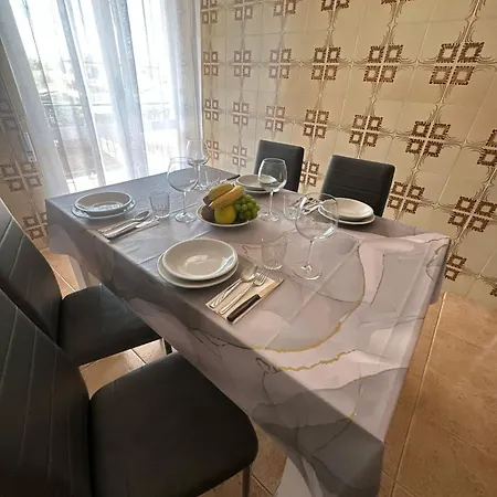 Greta Apartment *